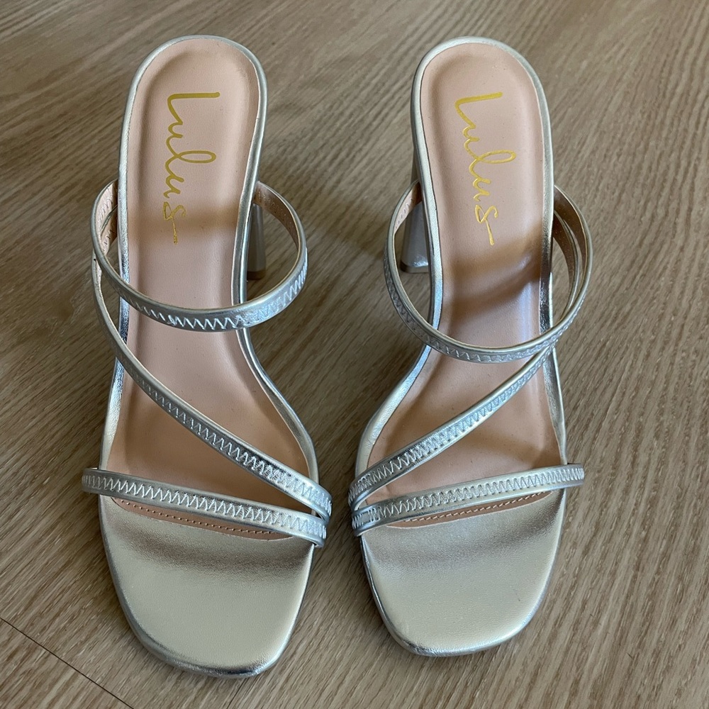 Lulu’s womens 7.5 silver heels